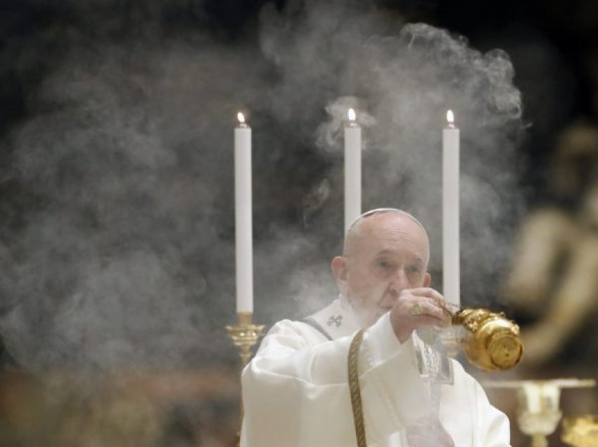 Papa Françesku: Disa dëshironin të më shihnin të vdekur dhe po përgatiteshin për të zgjedhur një tjetër Papë