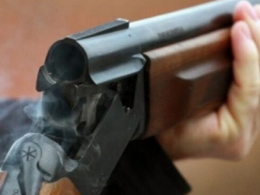 Ngjarje e rëndë në Prishtinë: E shkrep pushkën aksidentalisht në kokën e kushërirës