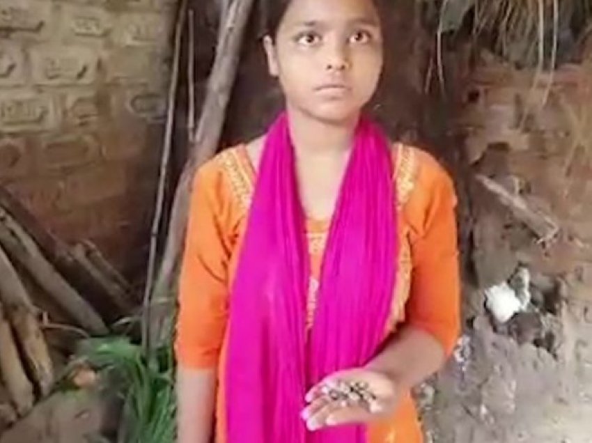 Vajza nga India nxjerrë gurë nga syri kur qan
