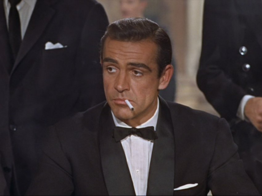 “Ishte përdhunues”, habit regjizori me deklaratat rreth James Bond