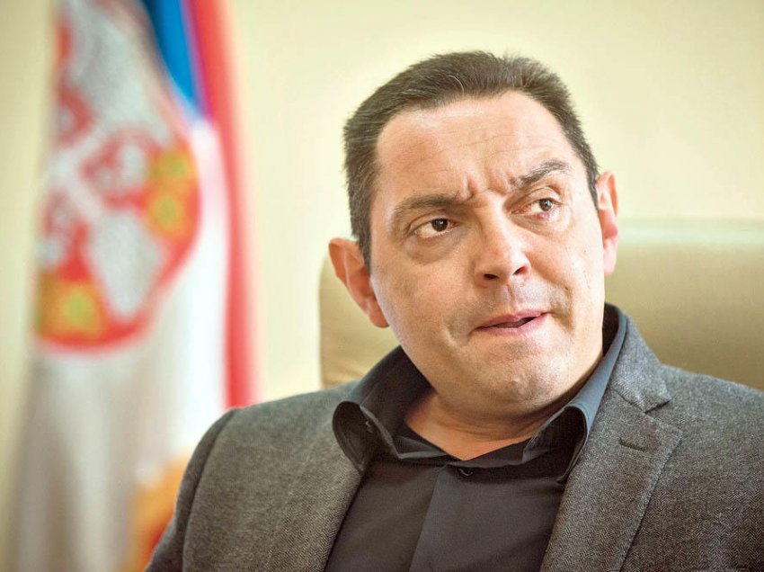 Eskalon Aleksandër Vulin, ofendon rëndë kryeministrin e Kosovës