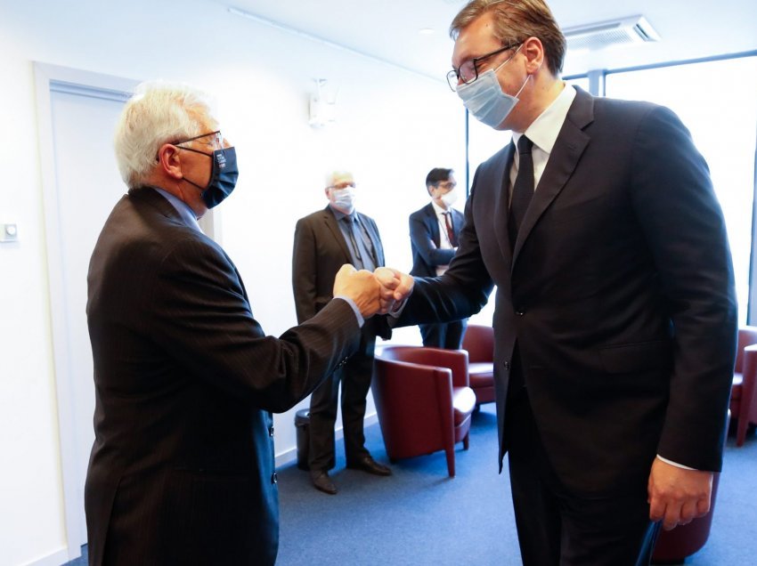 Zbardhet biseda e Borrellit me Vuçiqin, çka i tha presidenti serb