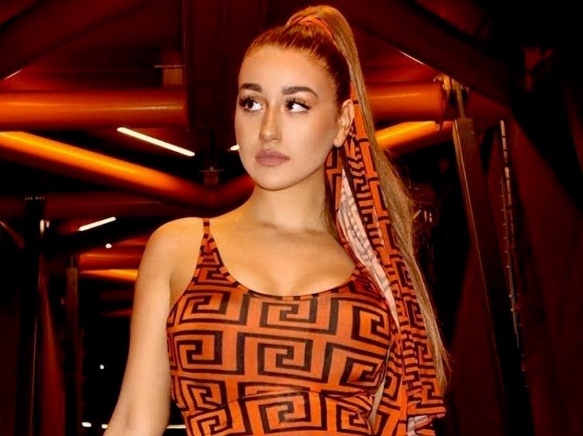 Stërmbesa e Skënderbeut e bën veten të duket si Ariana Grande