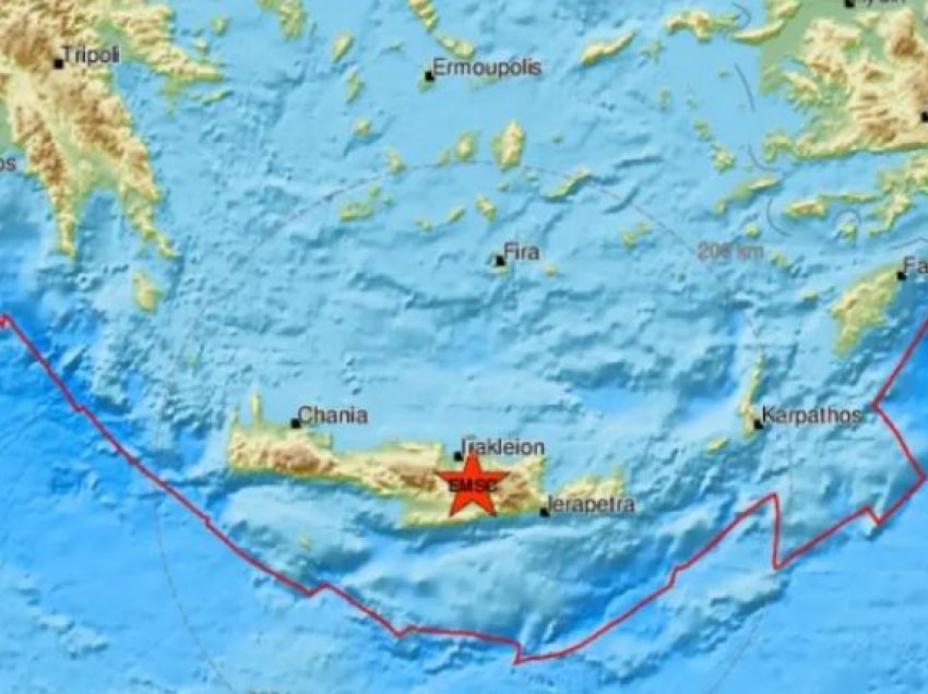 Frikë dhe ankth në Kretë/ Pas tërmetit me magnitudë 5.6, mbi 20 lëkundje të tjera detyrojnë banorët të kalojnë natën jashtë