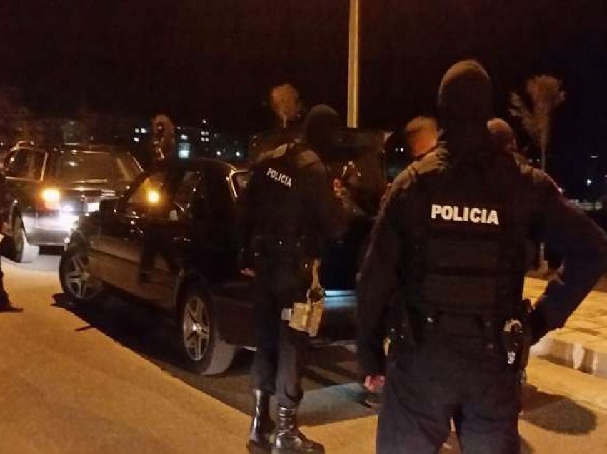 Policia gjobit me 150 euro 49 vjeçaren që voziti në shiritin e kundërt në Ferizaj