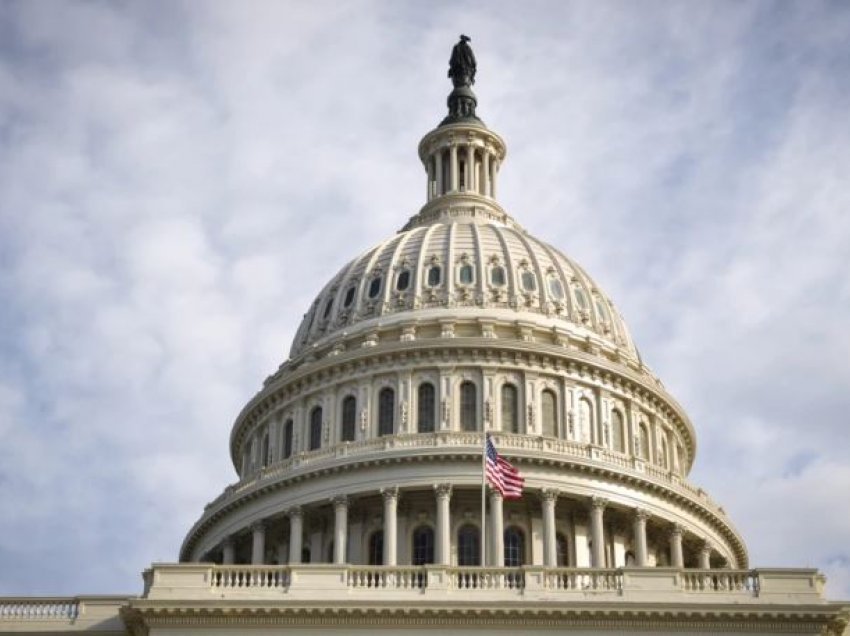 Kongresi tenton të shmangë mbylljen e Qeverisë amerikane