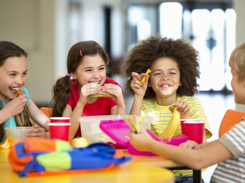 Ide për ushqime të shëndetshme për fëmijët në shkollë