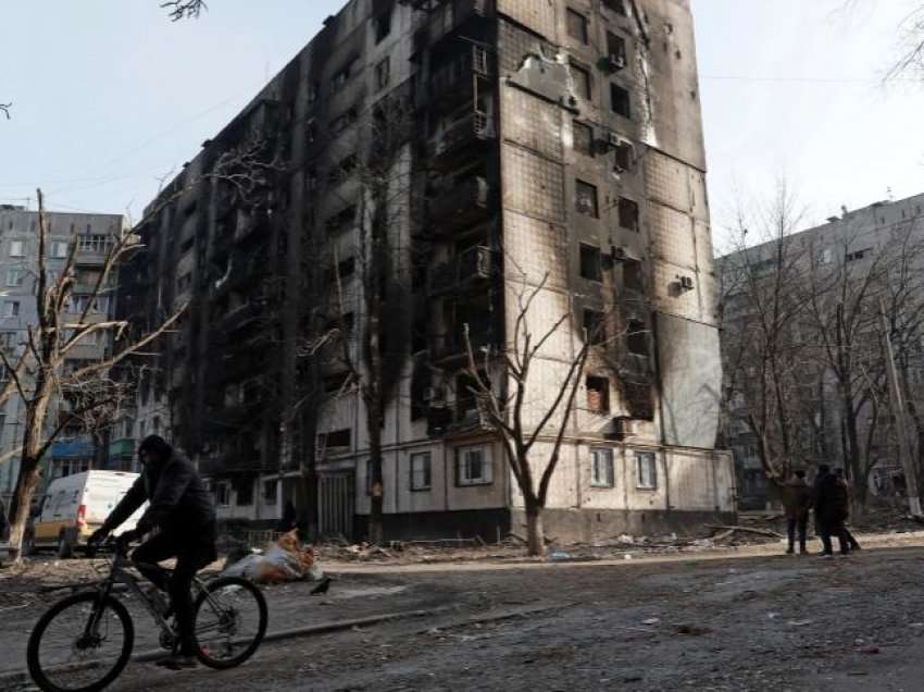 Mariupol: Rusia i bën thirrje ushtrisë ukrainase të dorëzohet