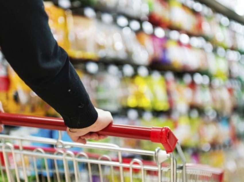 Paralajmërohen supermarktetet në Maqedoni, fshehja e vajit është e kundërligjshme