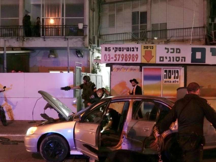 Dy të vdekur nga të shtënat në Tel Aviv