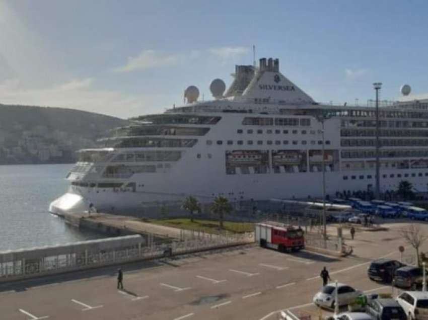 Anija turistike me kapacitet 596 pasagjerë mbërrin në Sarandë, Rama: Dallëndyshja e parë e sezonit turistik