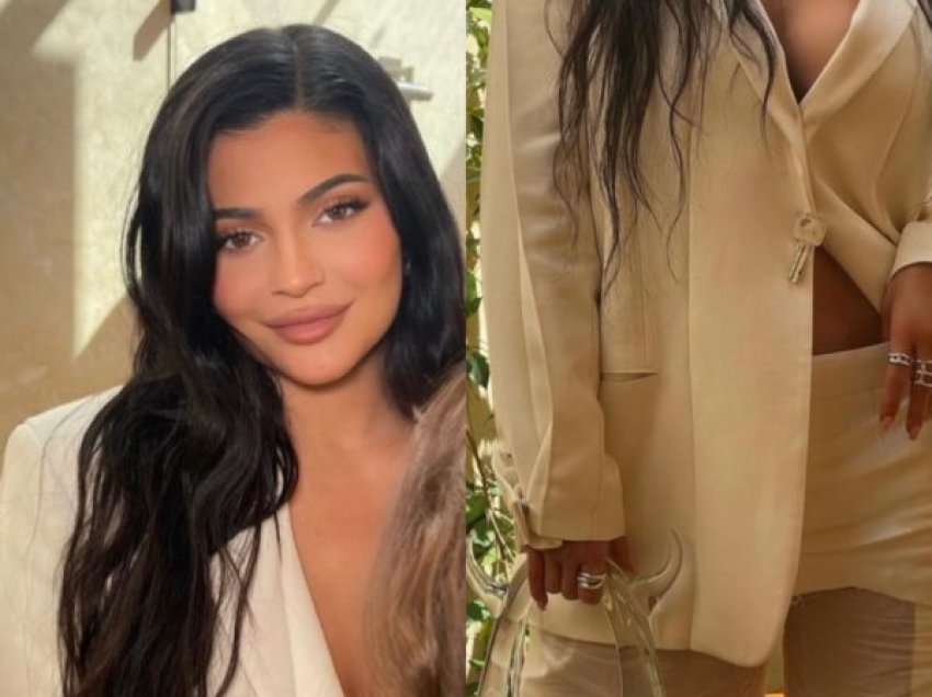 Kylie Jenner prezanton çantën prej xhami me brirë, që do të bëjë namin në shitje