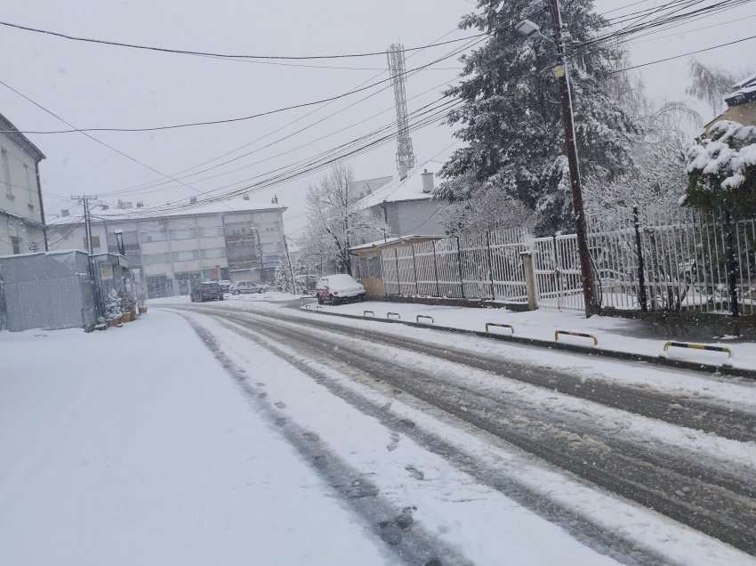 Bora e mbulon këtë qytet të Kosovës