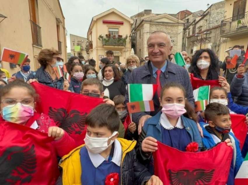 Presidenti Meta udhëton drejt Italisë më 19 prill/ Pritet nga kryebashkiaku i Frascinetos dhe komuniteti arbëresh