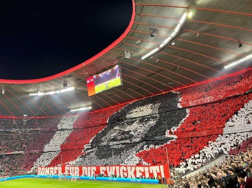 Tifozët e Bayernit injorojnë Lewandowskin me një parullë gjigande