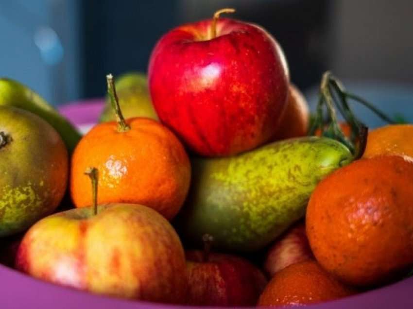 ​Si të shpëtoni me sukses nga mizat e frutave në shtëpi?