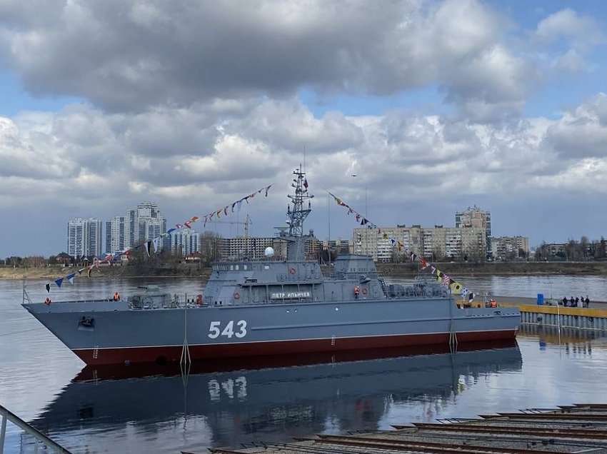 Dyshohet se anija ruse mbante armë bërthamore - SHBA-të reagojnë me urgjencë