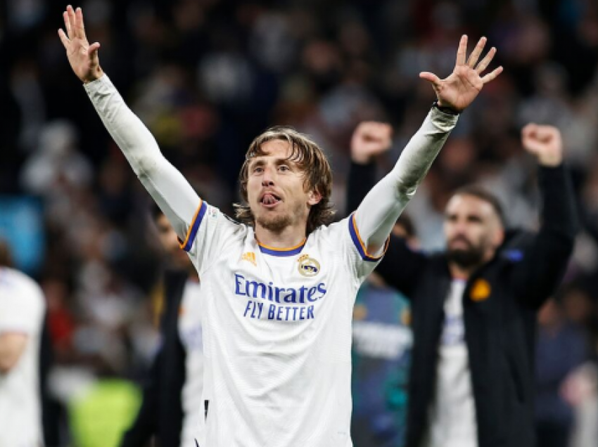 Modric ka dy oferta për t’u larguar nga Reali