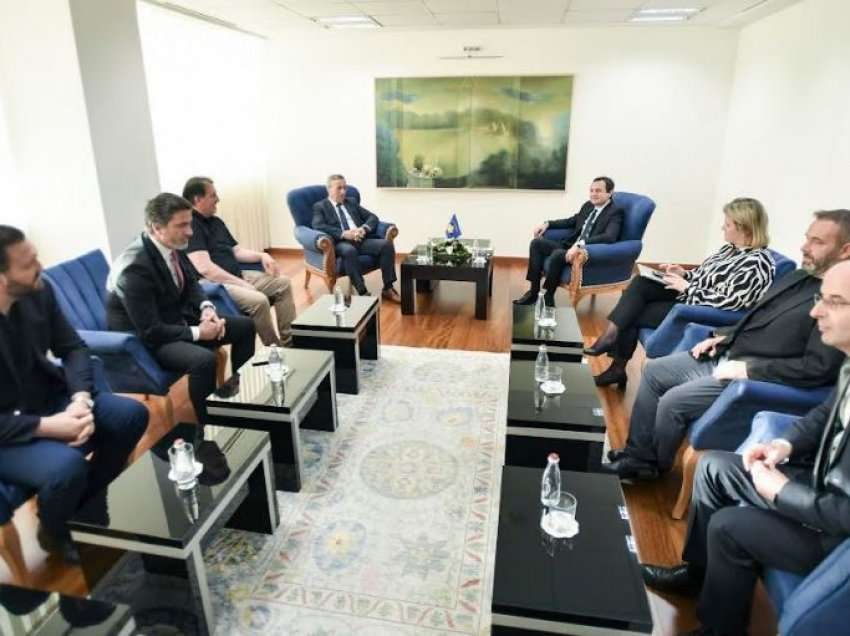 Kurti pati takim me përfaqësuesit e Unionit të Bizneseve Shqiptare-Gjermane