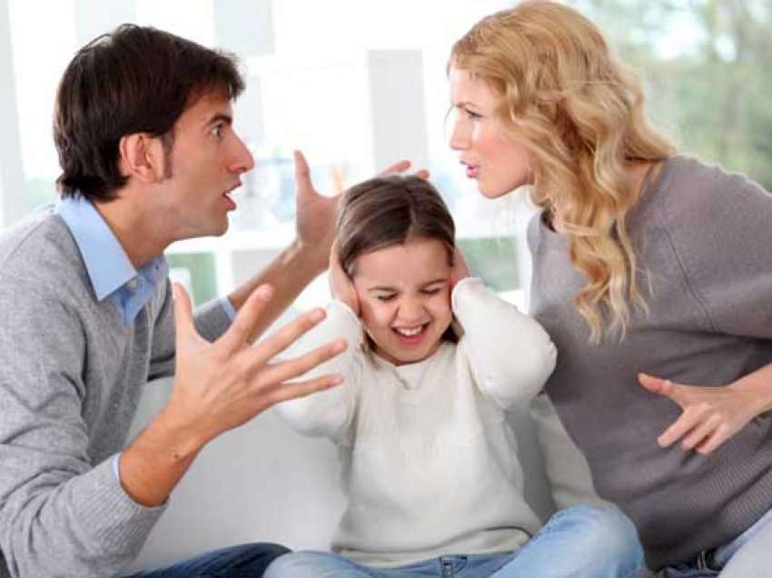 Mania për pushtet mund të shkatërrojë marrëdhënien me fëmijët tuaj