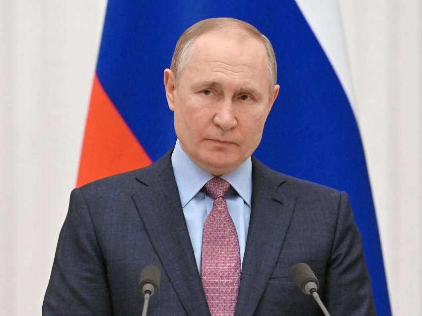 Putin: Mbrojtësit e Azovstal duhet të dorëzohen