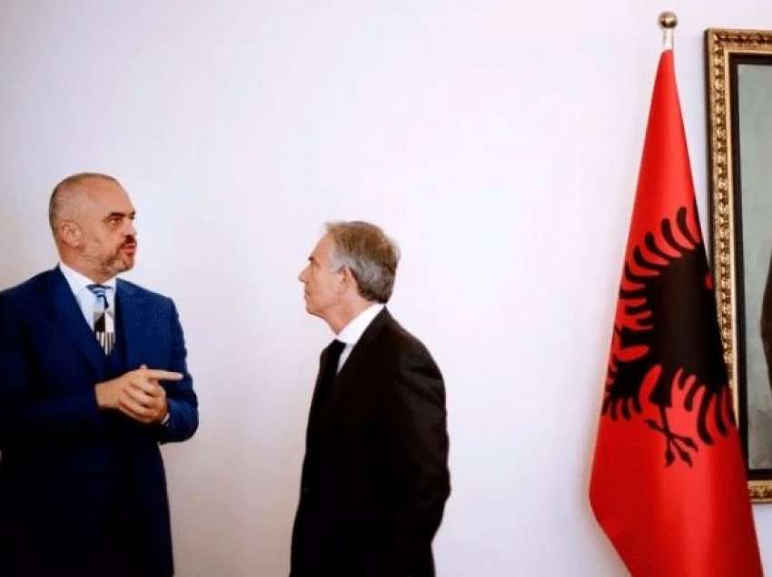 Edi Rama takohet me Tony Blair në Tiranë