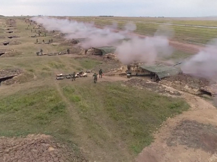 “Do e fitojnë luftën”/ SHBA stërvit forcat ukrainase, Anglia nis “vrasësin” 13 tonësh