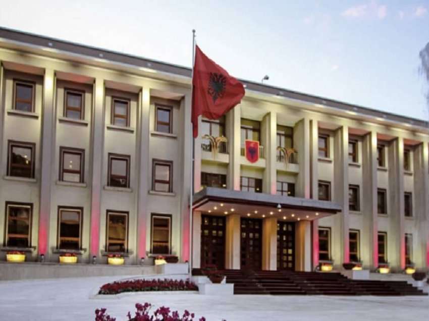 Sot hapen zarfet, deputetët e mazhorancës japin tre propozimet për Presidentin e ri