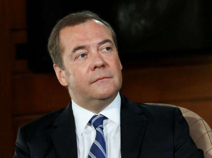 Medvedev: Rusia duhet të përgatitet për veprime agresive nga NATO