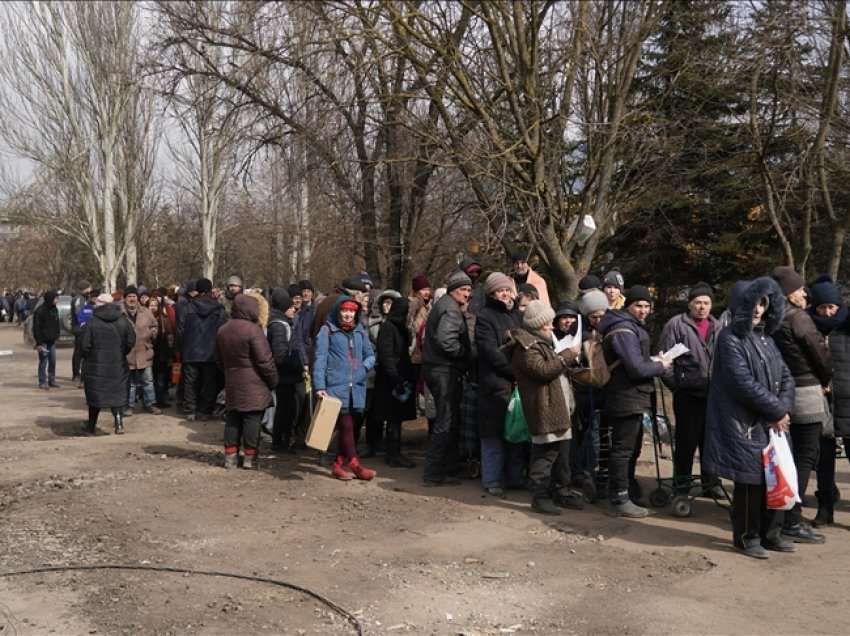 Kryetari i bashkisë së Mariupolit u kërkon banorëve të evakuojnë qytetin