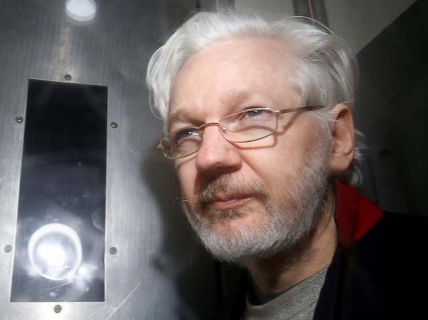 Gjykata britanike lëshon urdhër për ekstradimin e Julian Assange në SHBA