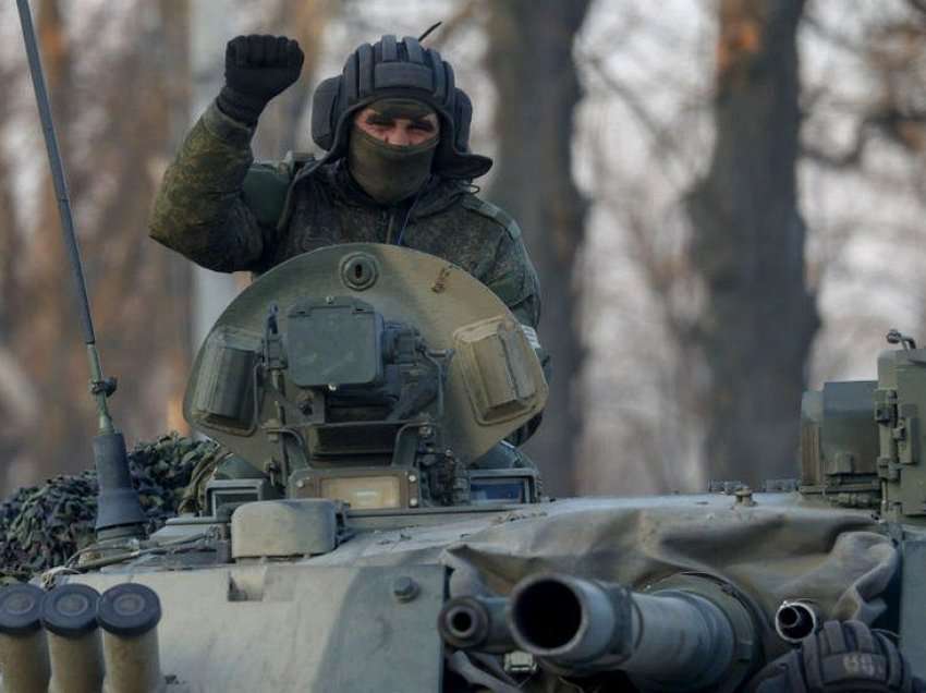 Rusia vazhdon të shtojë grupe taktike batalionesh në Ukrainë