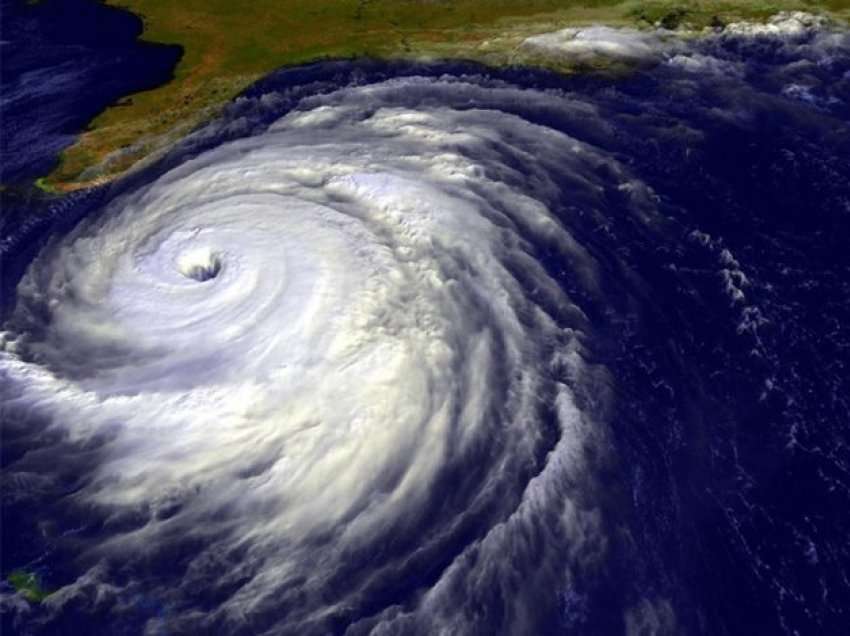 Cikloni godet Shqipërinë, qytetet që pritet të preken fuqishëm nga stuhia dhe era e fortë