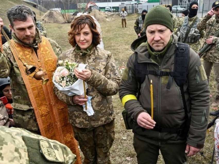 ​Pas fillimit të luftës edhe 22 000 dasma në Ukrainë