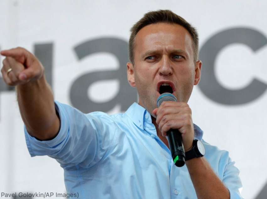Navalny vazhdon të flasë pas hekurave