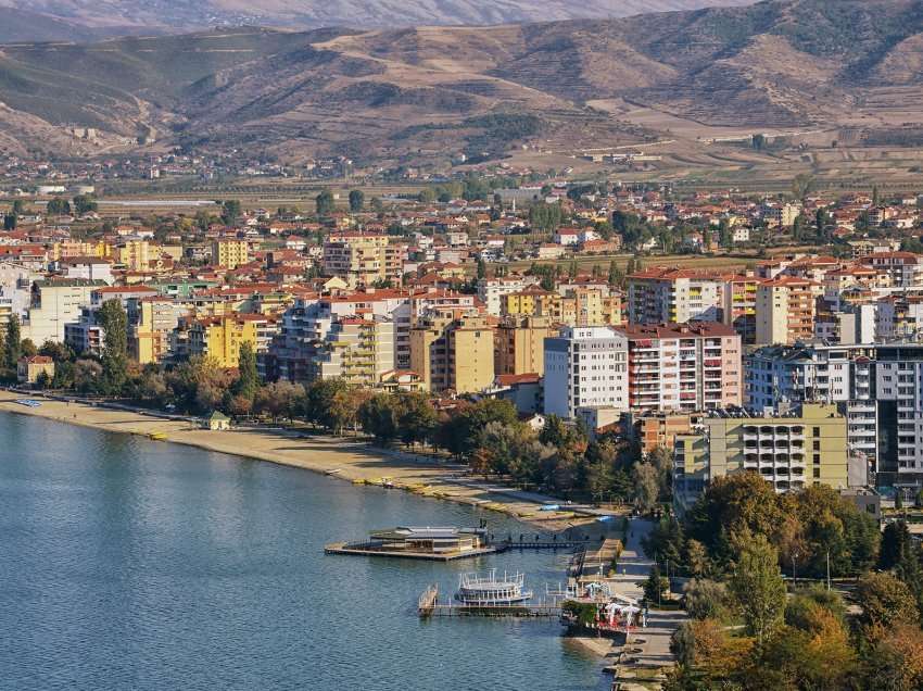 Shpërndahen legalizimet në Buçimas të Pogradecit