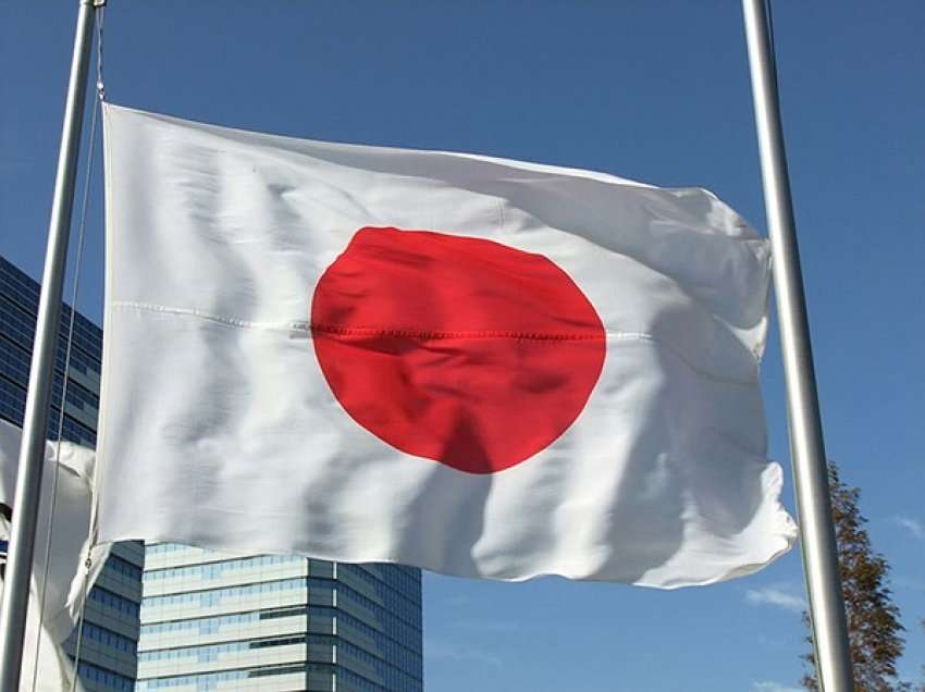 Japoni: Vazhdojnë kërkimet pas zhdukjes së barkës