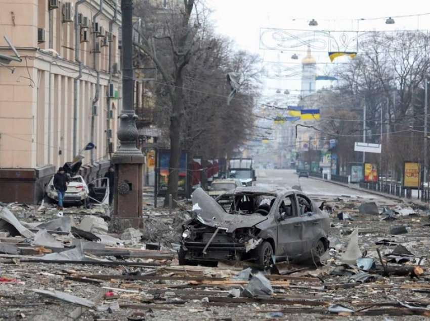 Ukraina: Forcat ruse po e përshkallëzojnë ofensivën në jug dhe lindje