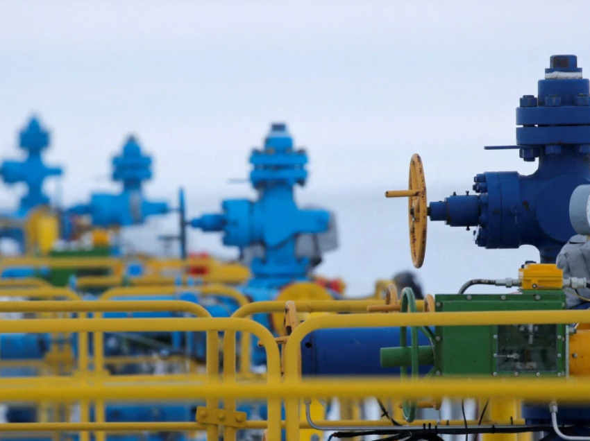 Gazprom i pezullon dërgesat e gazit ndaj Bullgarise e Polonisë  