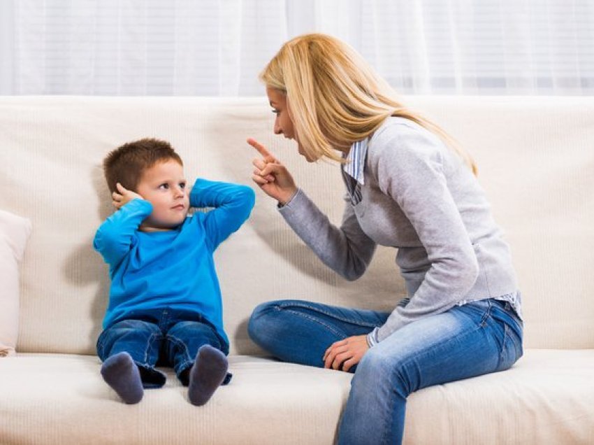 E dini çfarë dëmi psikologjik i shkaktoni fëmijës kur i bërtisni?