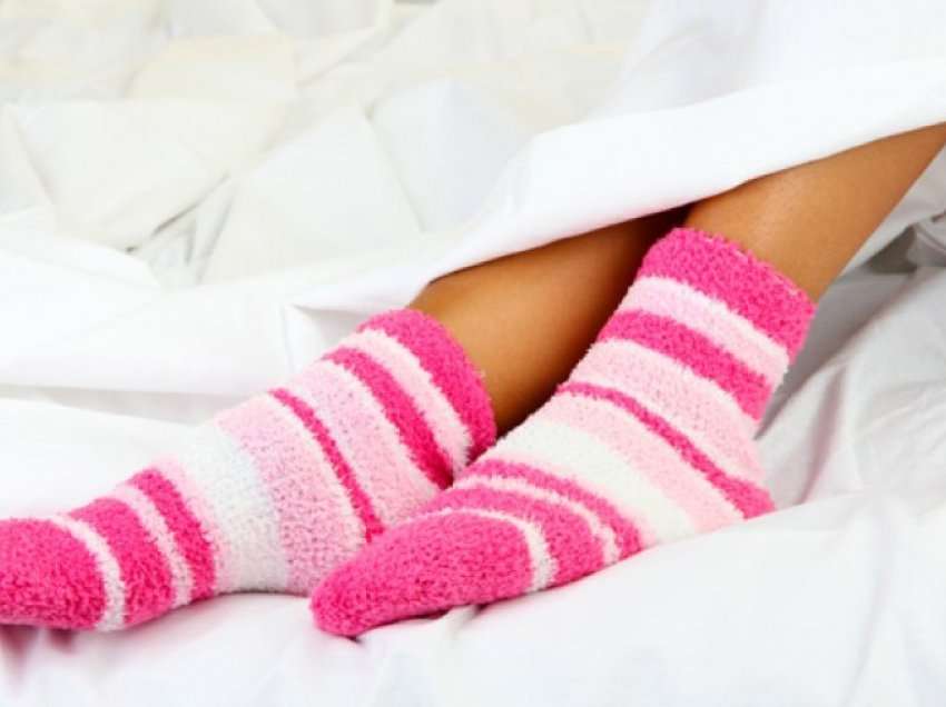 Sonte flini me çorapët e lagura, efektin e vëreni ditëve në vijim
