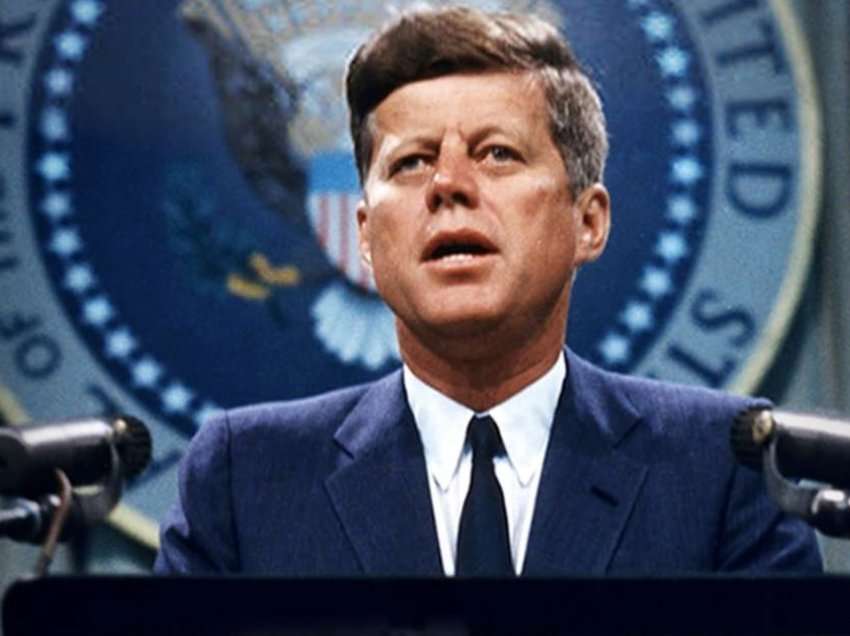 Presidenti John F. Kennedy në Krizën Kubane të Raketave dhe roli i zv/admiralit rus Vasily Arkhipov, që shpëtoi botën nga Lufta e Tretë Botërore