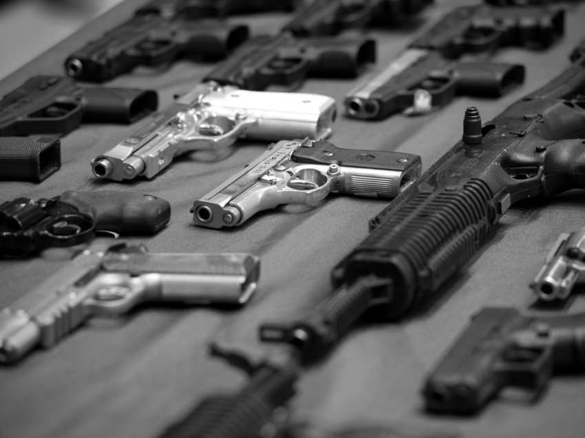SHBA, rritet blerja e armëve në mesin e pakicave 