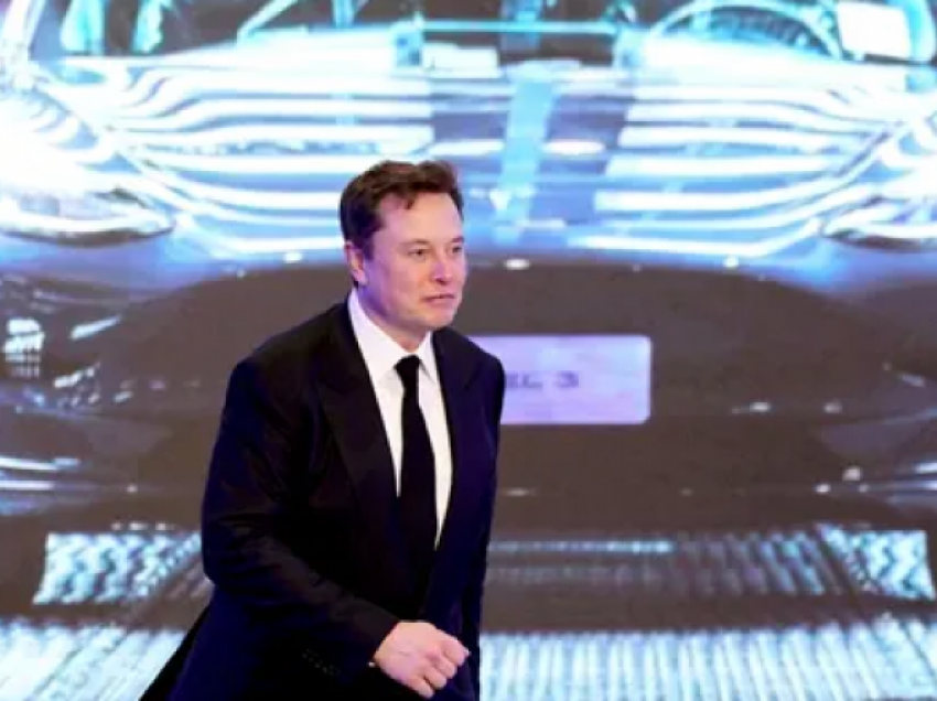 Elon Musk shet 8.5 miliardë dollarë aksione të Tesla-s, pas marrëveshjes me Twitter