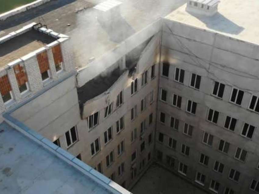 Spitali dhe apartamentet goditen gjatë natës në Kharkiv