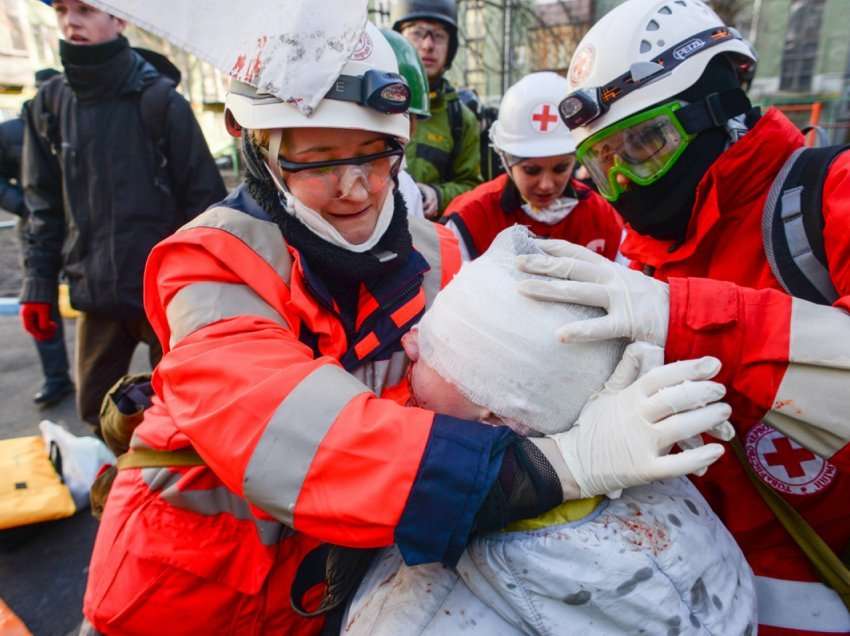 Kryqi i Kuq dhe OKB janë të përfshirë në negociatat për evakuim