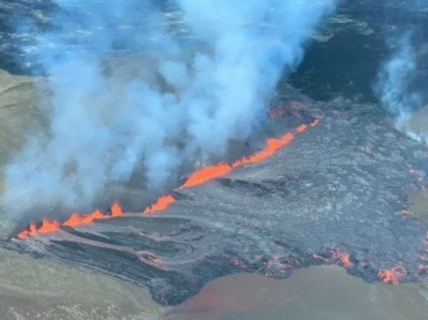 ​Shpërthen vullkani pranë aeroportit ndërkombëtar në Islandë