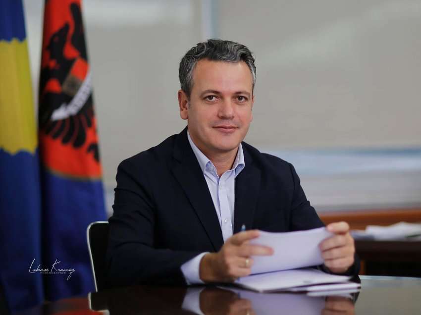 Reagon Arben Gashi, tregon a do të bashkëpunojnë me Listën Serbe për rrëzimin e Qeverisë Kurti