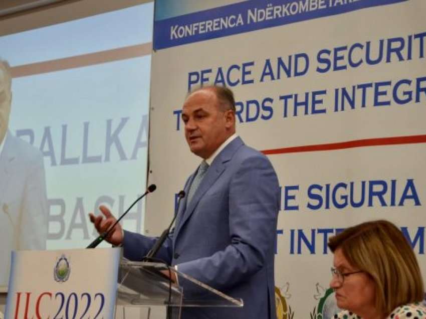 Enver Hoxhaj: Serbia hegjemoniste po e kërcënon paqen në Kosovë