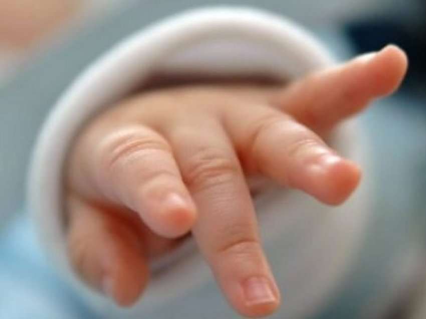 Dy foshnje po trajtohen nga Koronavirusi në Klinikën e Neonatologjisë